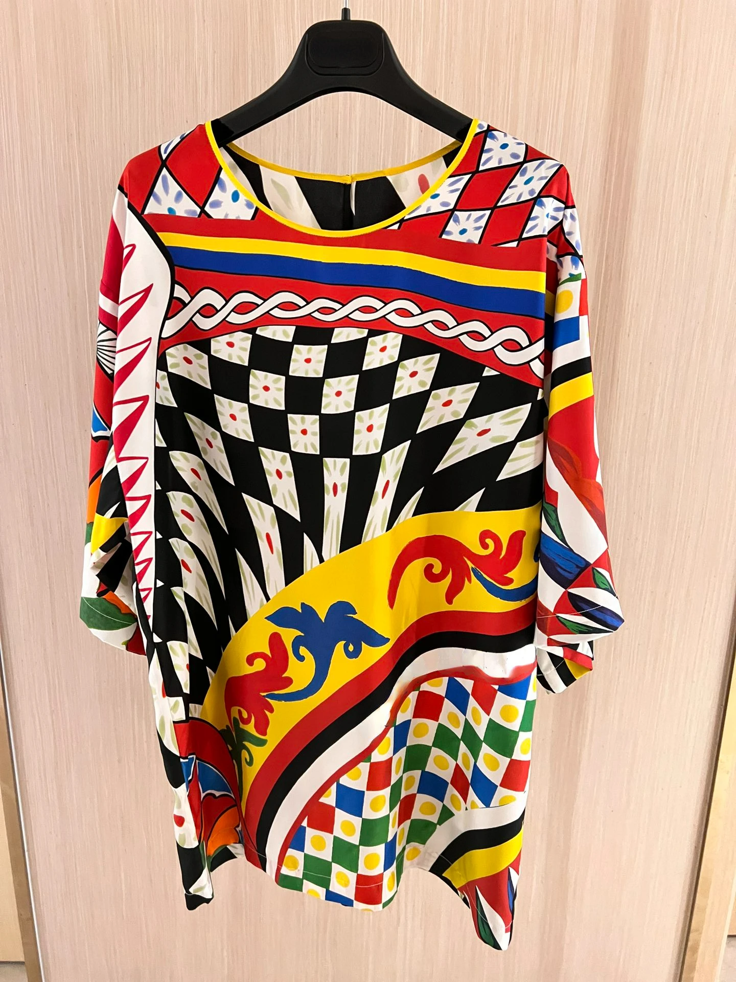 Рисунок 3 - Женское платье из натурального шелка