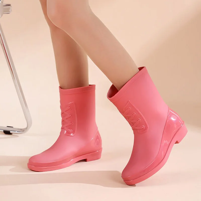 

2023 New Spring Women's Rain Boots Mid-tube PVC Outdoor Leisure Fashion Non-Slip Waterproof Rubber Rain Boots Height 22cm