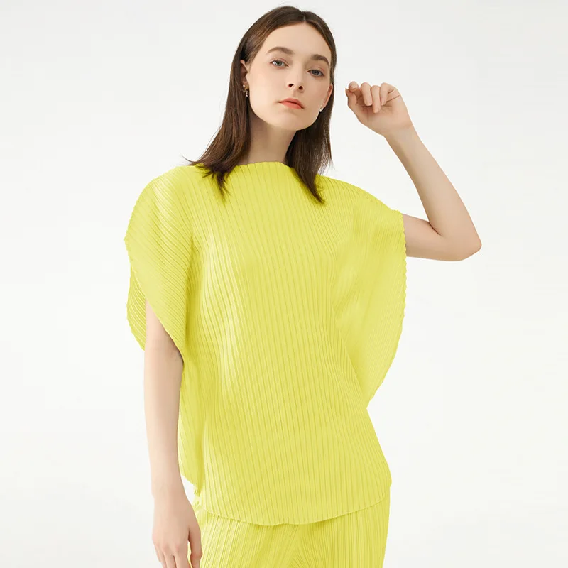 

Summer new word neck top women's Korean style temperament loose short-sleeved round niche pleated T-shirt