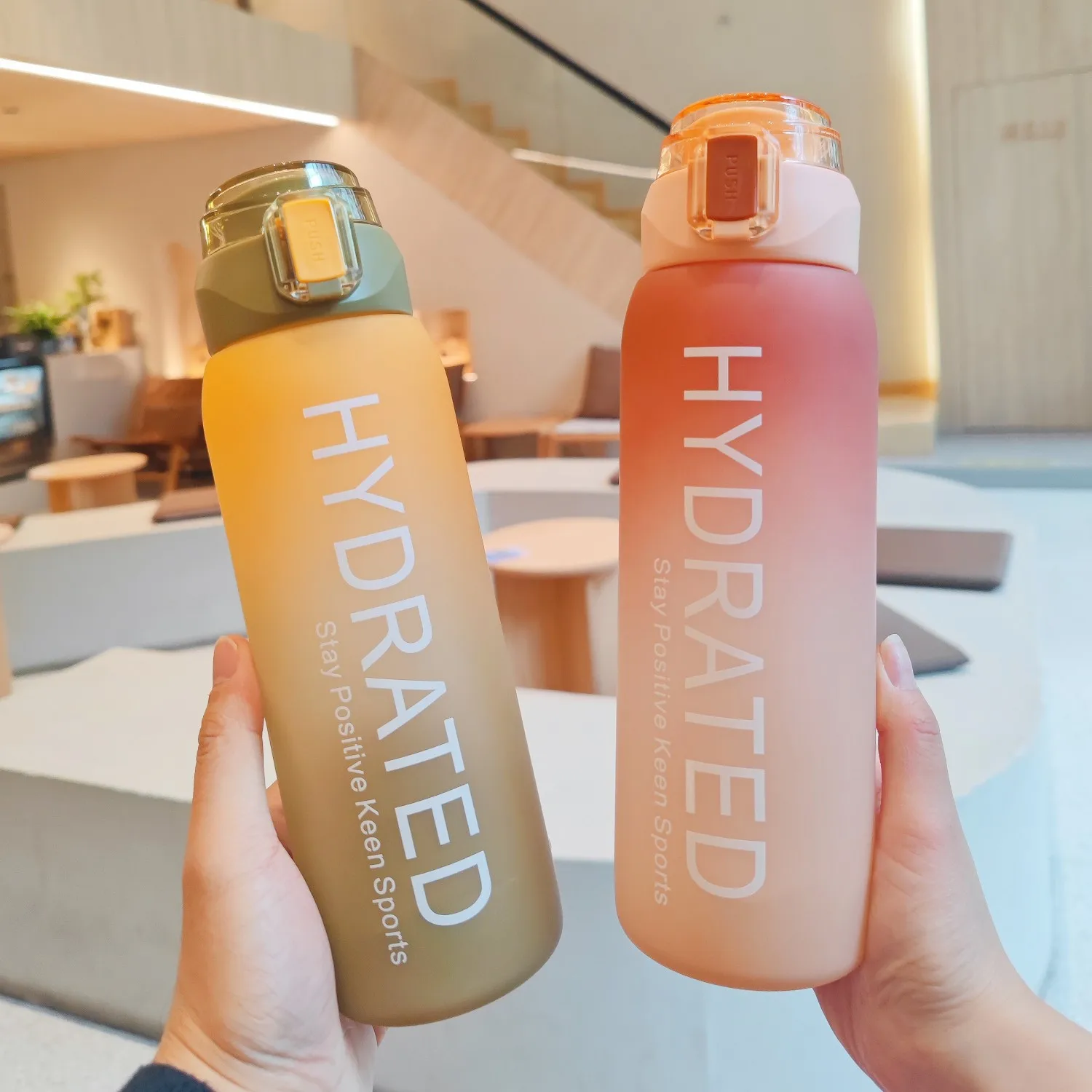 

Large capacity 1000ml sports water bottle gradient color plastic running fitness water cup lovers holiday gift
