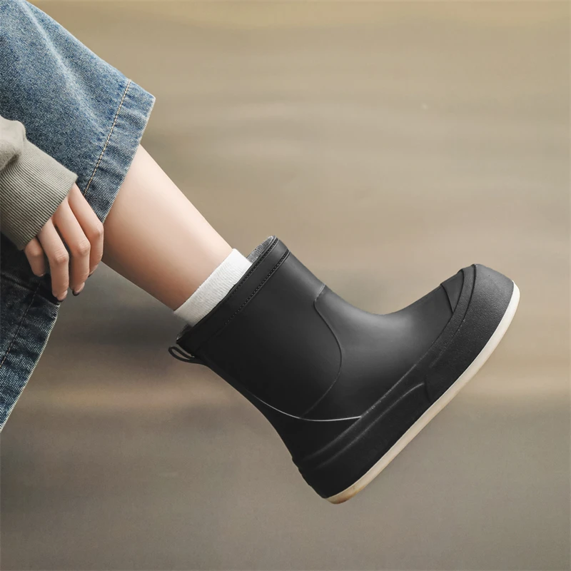 Muer Water Shoes 여성 방수 비 슬립 장화 2024 새로운 기모 장화가 피로하지 않은 여성 고무 신발