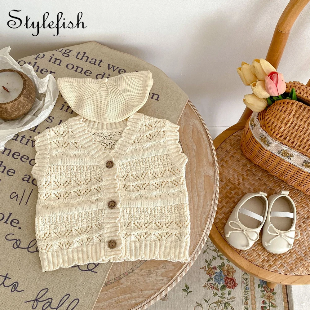 Autumn new 0-3 year old baby clothing for boys and girls, hundred tower hook flower V-neck knitted cardigan sweater vest jacket