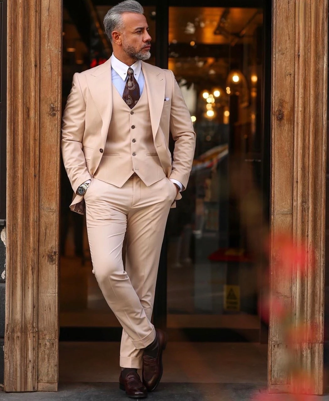 

Beige Wide Peak Lapel One Buttons Men Suits 3 Pieces Latest Design Costum Homme Groom Wedding Terno Masculino Slim Fit Blazer