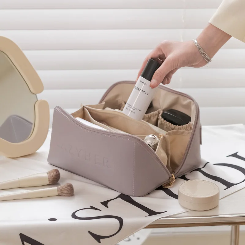 

Large-capacity Portable Girl Makeup Bag Women Cosmetic Bag Toiletries Organizer Female Storage Makeup Cases Travel Storage Bag
