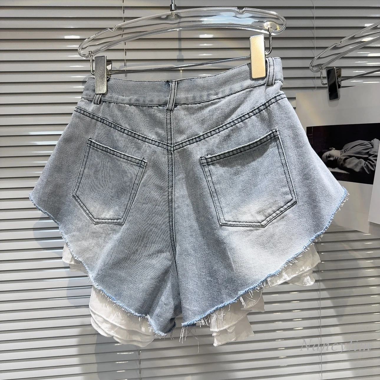 2024 Summer New Personalized Ruffles Hem Washed White Beveled Edge Wide-Leg Denim Shorts for Women