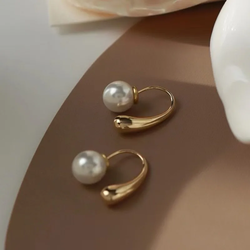 New French Elegant Gold Color Irregular Spliced Pearl Earrings for Women Vintage Removable Earring Jewelry Accessories