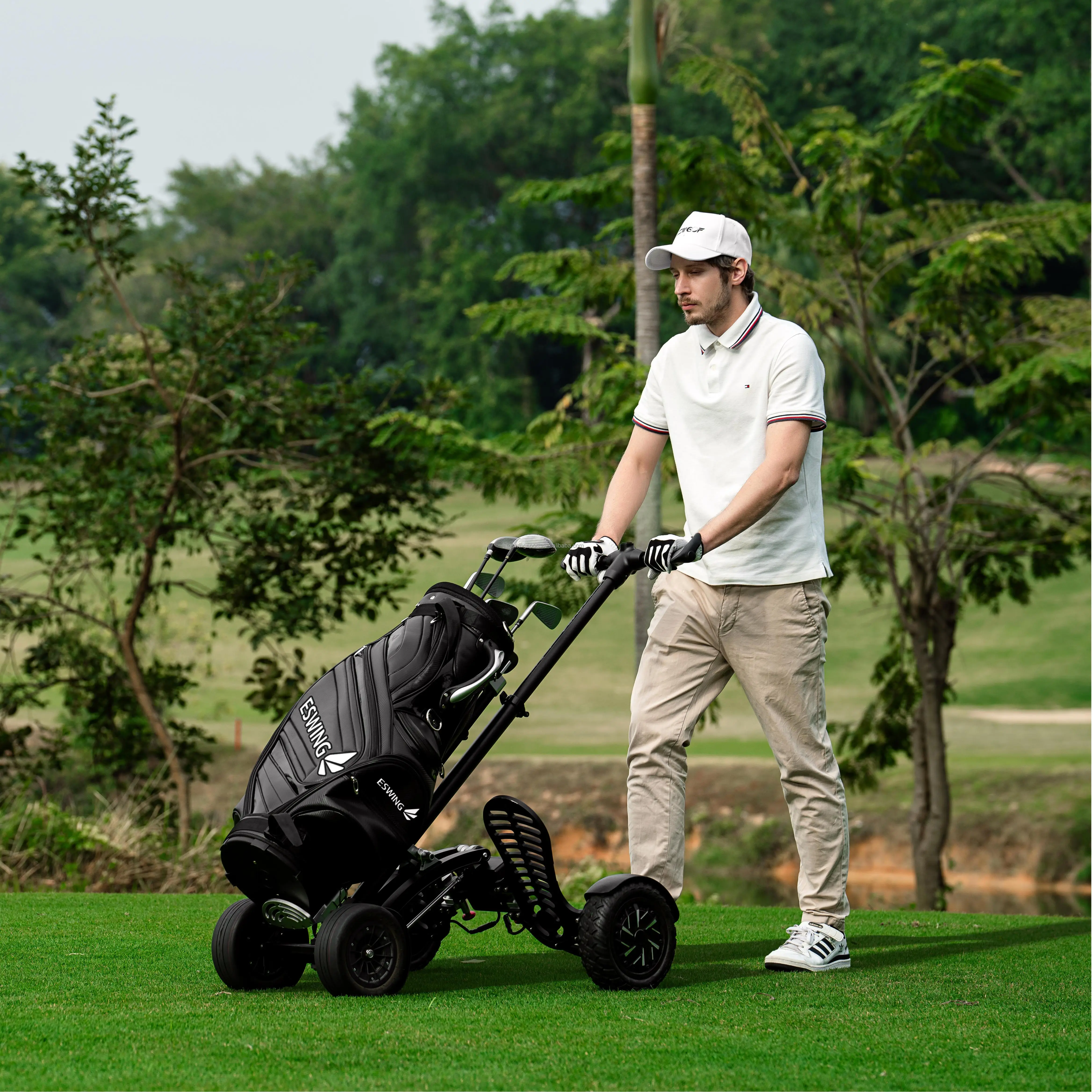 Golf Trolley Four Wheel 10 Inch Folding Light Weight 1600W Electric Golf Scooter for Sale