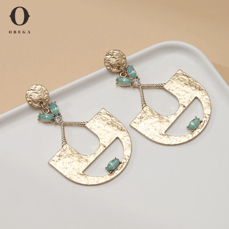 

Obega Trend New Arrival Big U Shape Hoop Earring With Stone Gold Color Luxury Earrings for Women Girl Female Jewelry Accessories