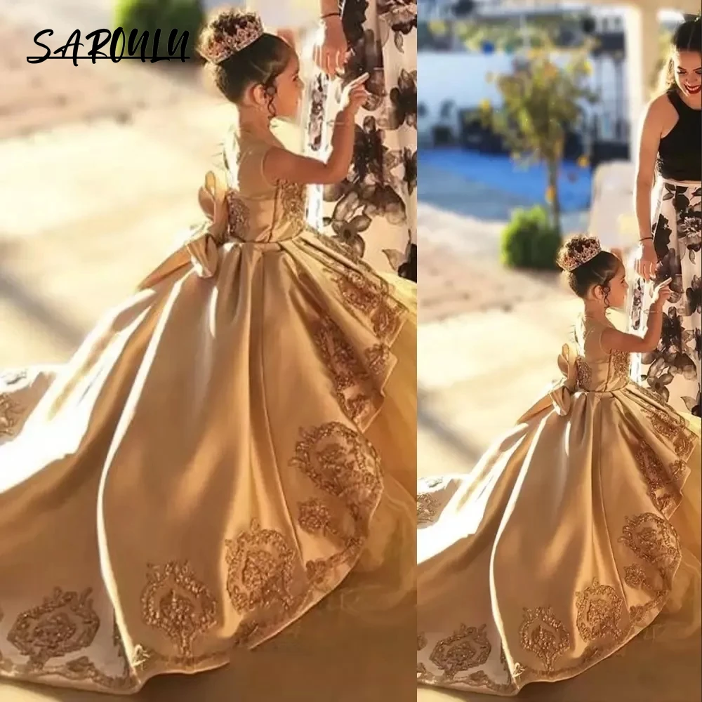 Рисунок 3 - Платья для девочек с золотыми цветами