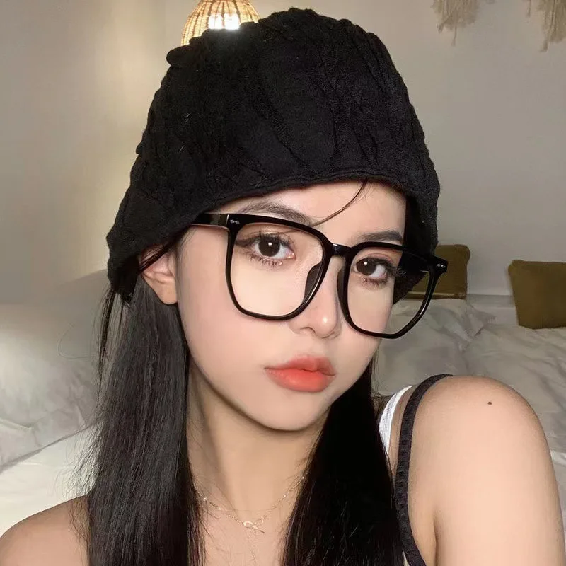 Retro Chic Women's Anti-Blue Light Glasses with Classic Eyeglass Frame