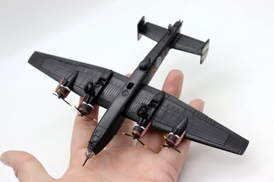 Model Plane Kit Handley Page Halifax III 1/144 Diecast
