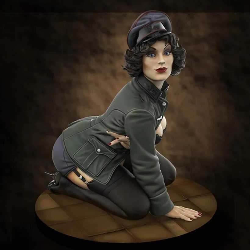 Resin Model Figure GK 1/35 ancient soldier Pin up Officer WOMAN Resin
