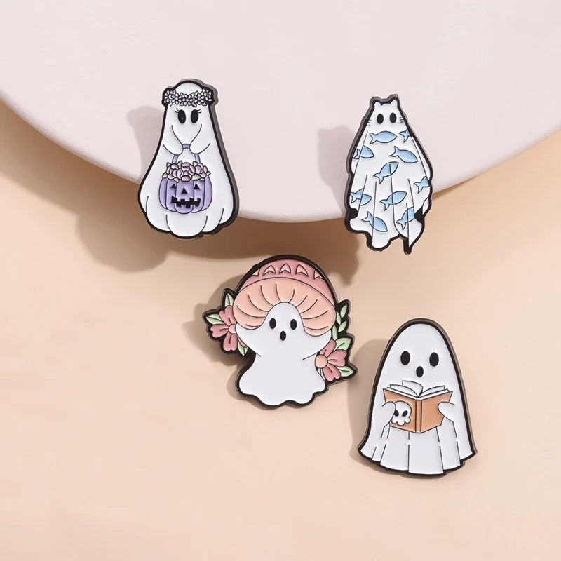 Kürbis Pilz Geist Brosche Design Sinn kreative Medaille Emaille Pin Zubehör Metall Abzeichen Halloween Schmuck Großhandel