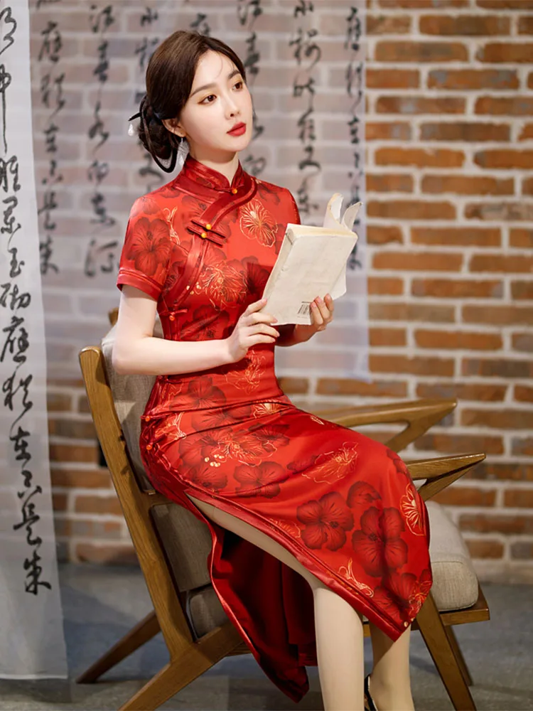 

Elegant Summer Silk Long Red Cheongsam Catwalk Banquet Retro Fashion Qipao Chinese Style Evening Wedding Dress for Women Party