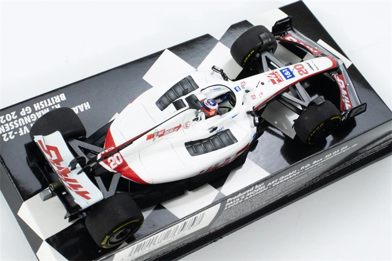 Mini champs 1:43 haas f1 team VF-22 kevin magnussen/mick 