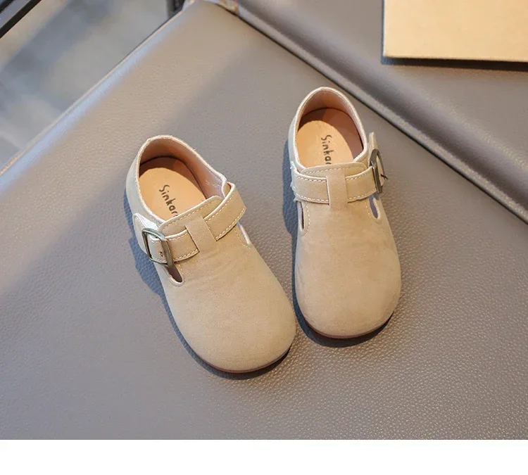 2026 Neue Modische Jungen Mädchen Mokassins mit Klettverschluss Rutschfeste Elegante Kinder-Flachschuhe Weiche Sohle Kinder-Lederschuhe Retro Süß – Detail 5