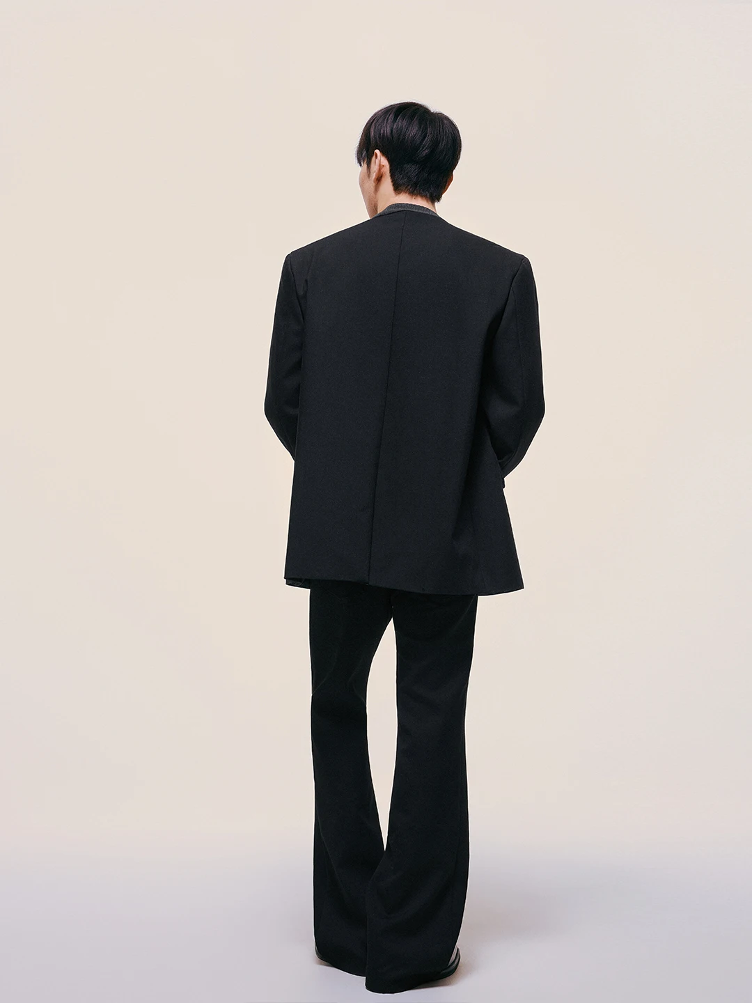 새로운 중국풍 미적 감각의 블랙 무지 남성 재킷, 루즈핏 고급 한국 스타일 캐주얼 수트, 가을 패션 도시적인 주름 방지