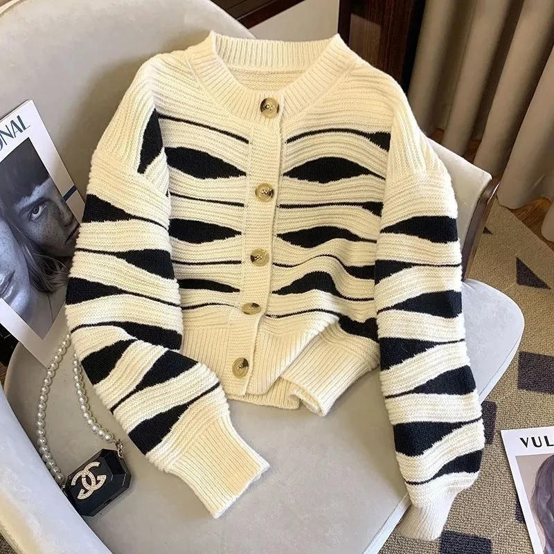 

Vintage O-neck Long Sleeve Splice Color Cardigan Women New Autumn Single-breasted Loose Knitted Sweater All-match Streetwear Top