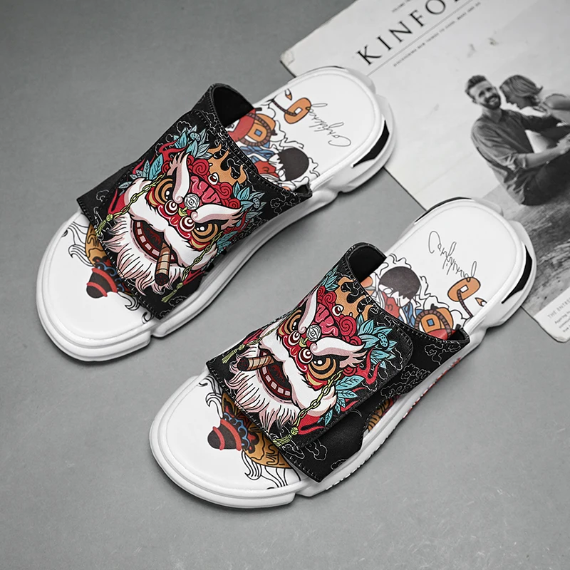 

Mens Slippers Non-slip Wear-resistant Beach Shoes Personalized Embroidery Fashion Men Slippers Outdoor Leisure Sandals Men Shoes