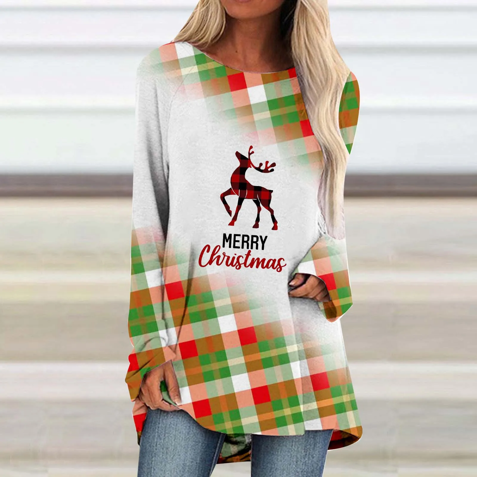 

Новая женская хлопковая футболка, Рождественская одежда с принтом снеговика для женщин, осенне-зимний свитер с круглым вырезом, свободный праздничный пуловер