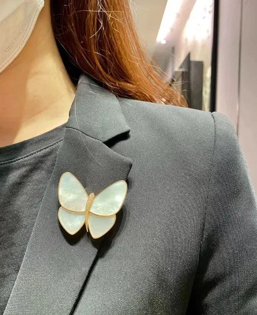 Fashion High-end Butterfly White Mother-of-pearl Brooch Women