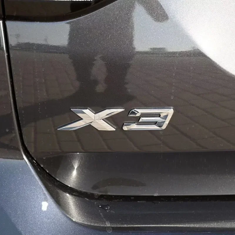 3D ABS 블랙 크롬 자동차 편지 후면 트렁크 엠블럼 배지 X1 X2 X3 X4 X5 X6 X7 로고 BMW E70 E53 F15 G05 데칼 스티커 스타일링