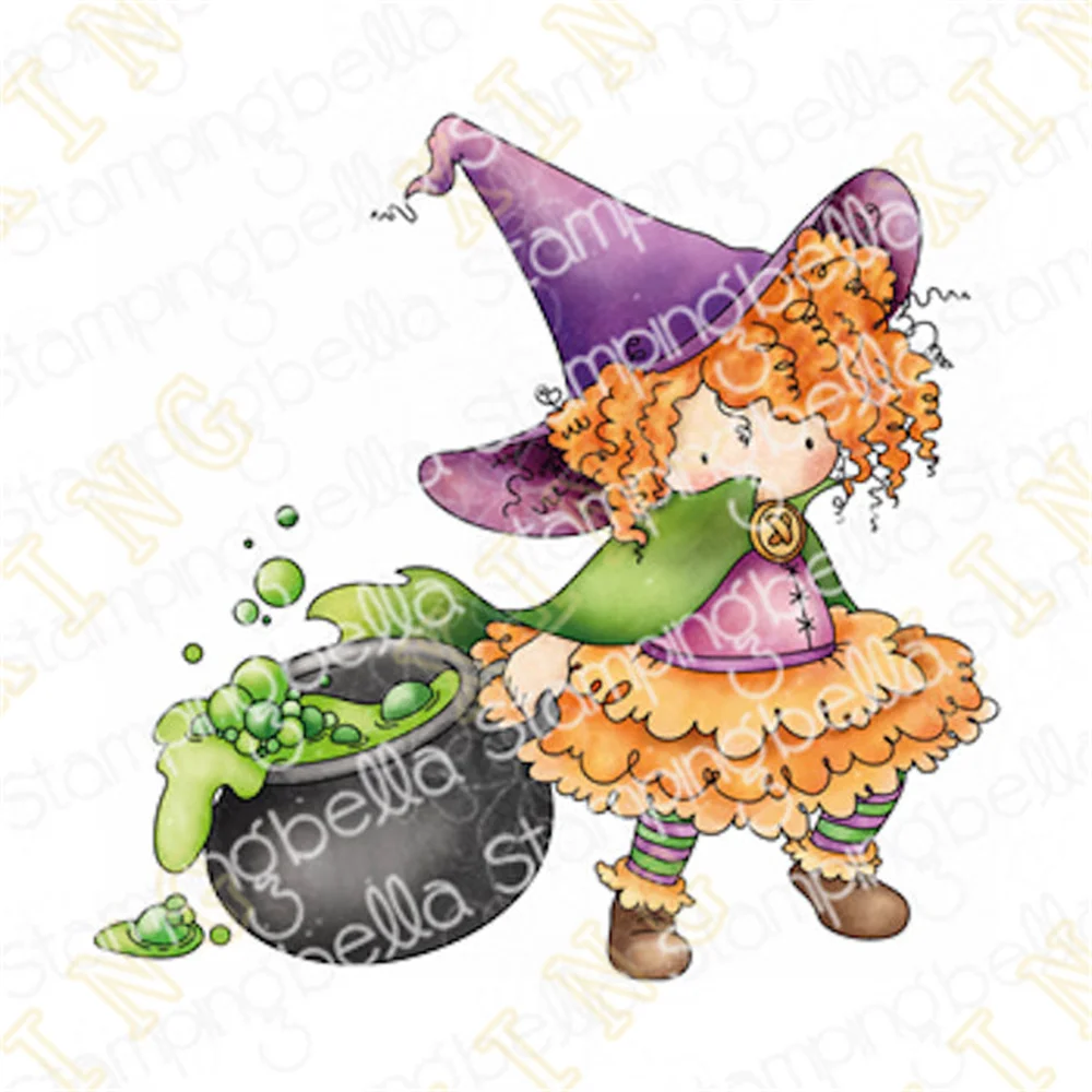Tiny Townie Wanda The Witch & Her Calderone Fustelle In Metallo Timbri Scrapbooking New Make Photo Album Card Goffratura Di Carta Fai Da Te