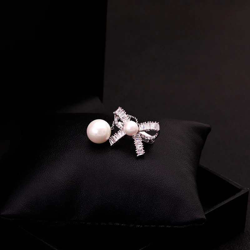 Simple All-Match Bowknot Small Brooch Women's Shirt Anti-Exposure Pin Japanese Style Collar Buckle Clothes Accessories Jewelry