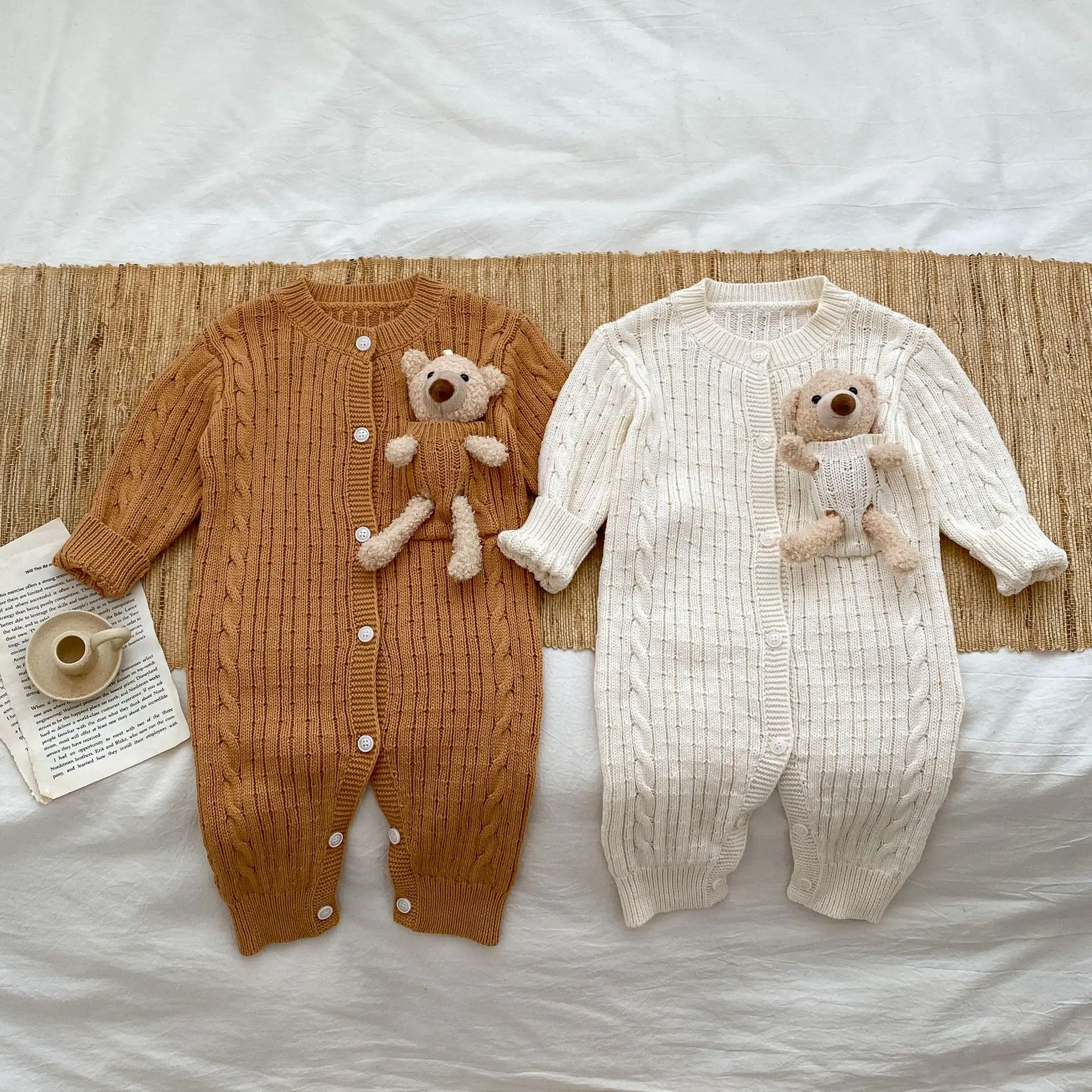 

2023 Ins Spring Autumn Baby Boys Rompers Cotton Knitted Long Sleeve Bear Pocket Infant Boys Bodysuit Toddler Boys Jumpsuit