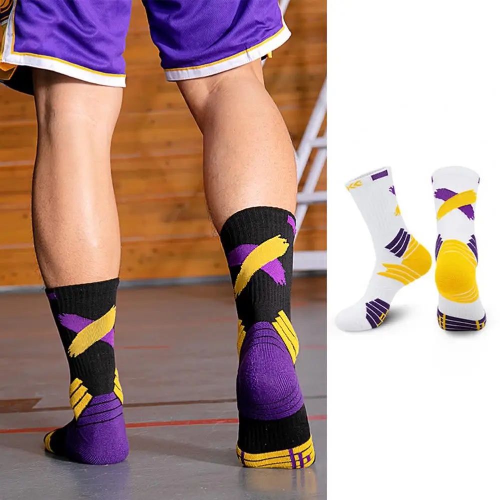 

Lightweight 1 Pair Useful Basketball Mid-Tube Socks Wear-resistant Basketball Socks High Elasticity for Fitness