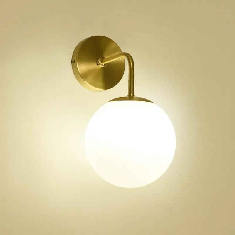 

Настенный светильник в скандинавском стиле, золотистые Настенные светильники с молочным/прозрачным специальным стеклянным круглым шариком, прикроватное освещение для спальни