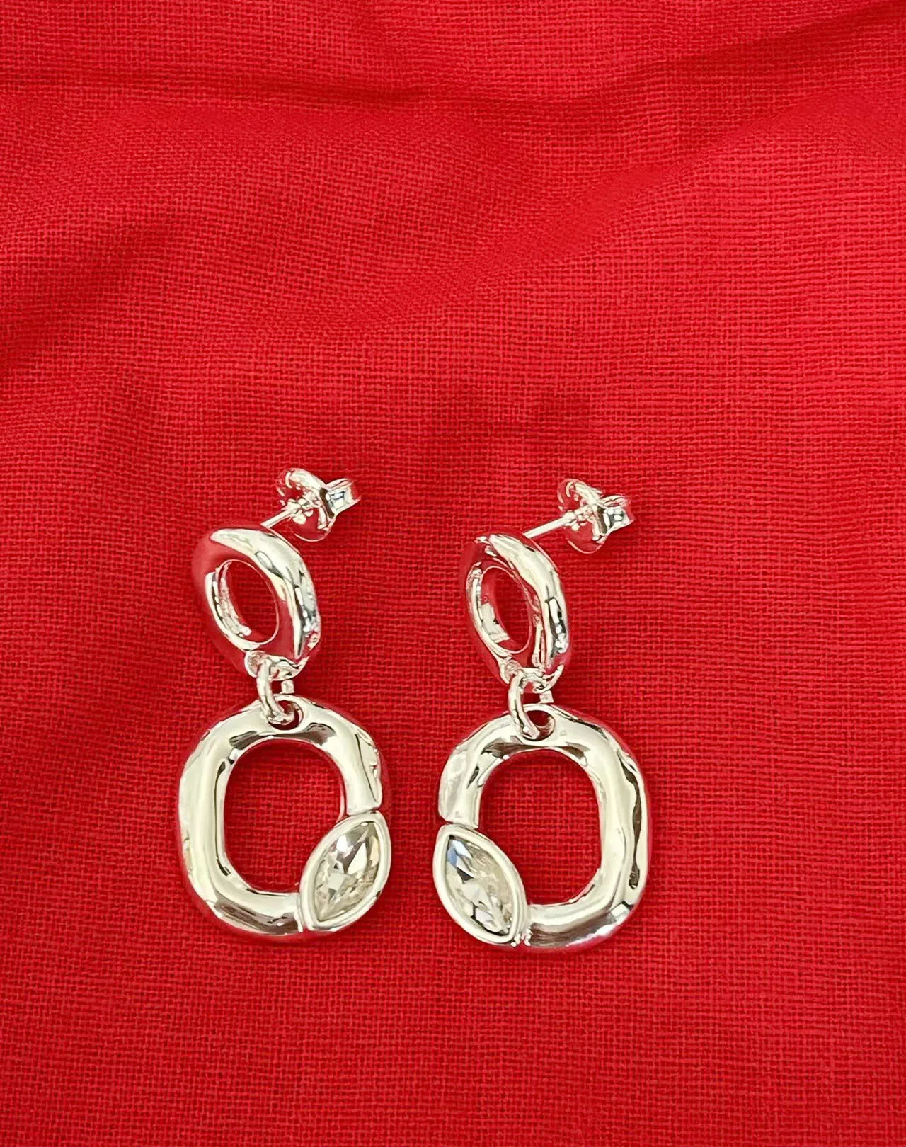 YS 2023 New UNOde50 Bestselling Exquisite and High Quality Gem Fashion Women's Earrings Jewelry Gift Bag in Spain