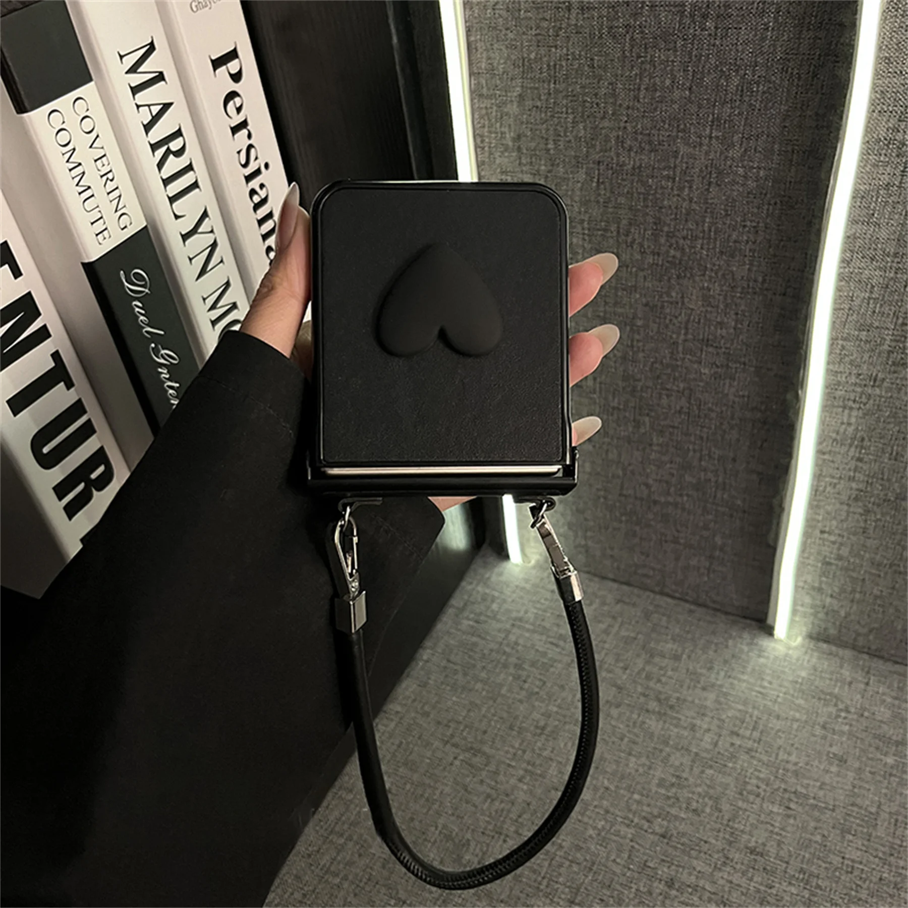 Luxury Dermatoglyph Love Heart Black Phone Case with Leather Strap