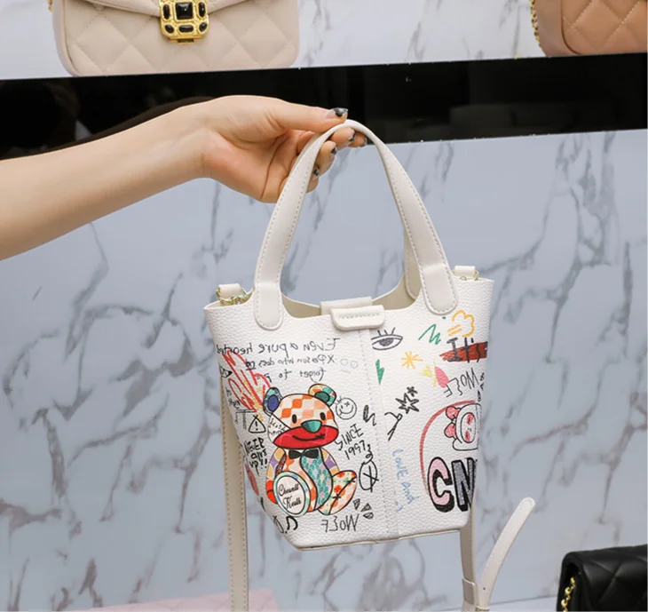 Little Bear Graffiti Basket Bucket for Women 2024 New High end Fashion Versatile Handheld Crossbody Bag_voghion.com