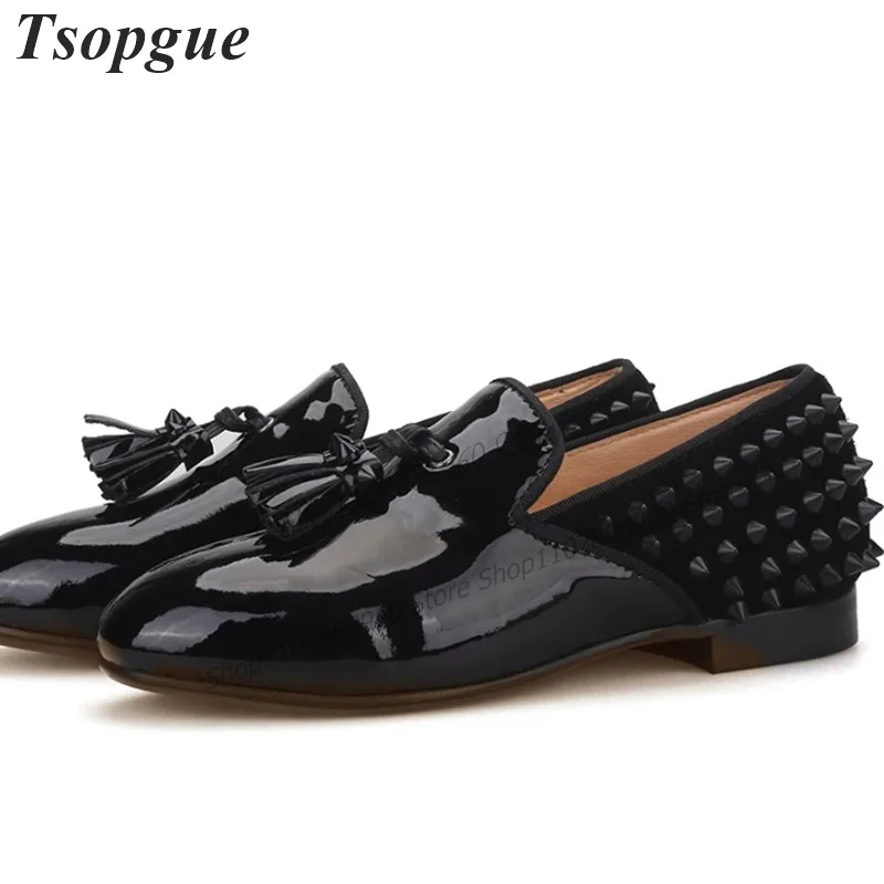 

Туфли-лодочки мужские из лакированной кожи, с бахромой и заклепками