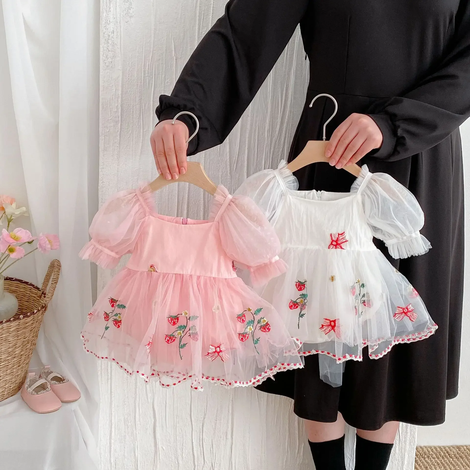 Princess Style Embroidered Butterfly Knot Net Skirt Baby Girl Outfit Summer Bubble Sleeve Bib Overalls Cotton Crawling Suit