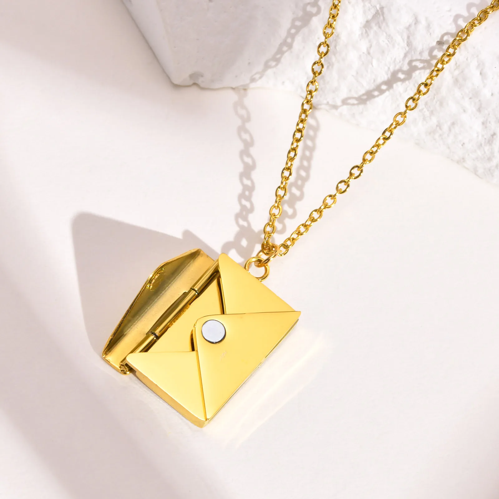 Vnox 2022 New Trendy Envelope Necklaces for Women Girls Jewelry