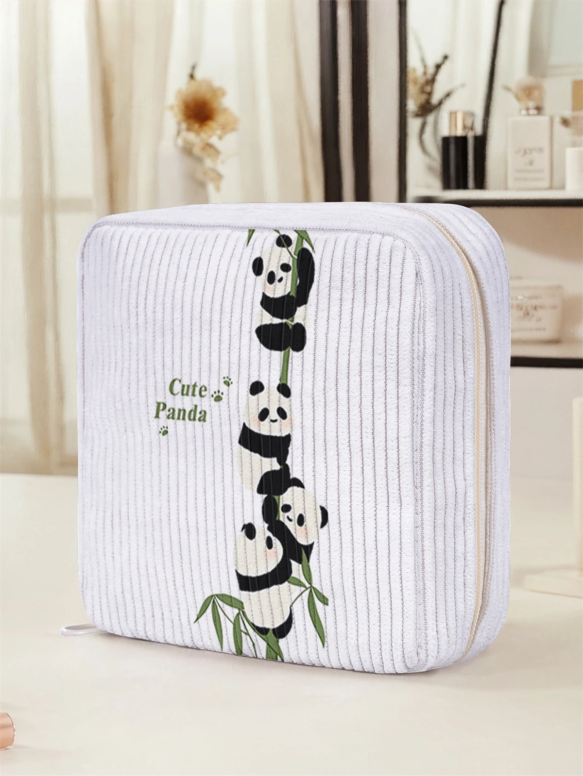 Panda pattern printed sanitary napkin storage bag, women's lightweight tissue bag, sanitary tissue bag