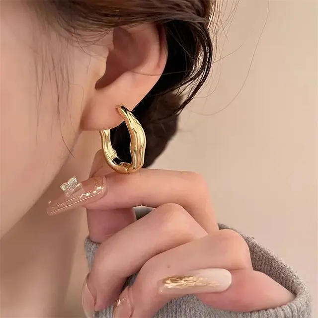 Gold Color Metallic Ear Loops For Women Simple Cool Style Irregular Geometric Ear Buckle Personalized Party HooP Earring Jewelry 3