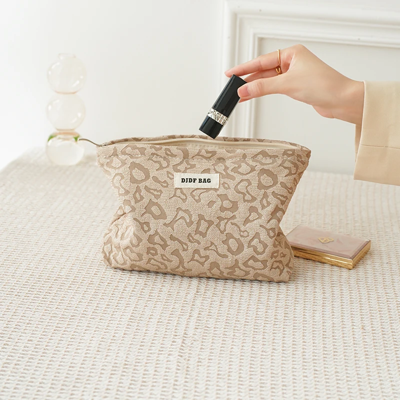 Women's cosmetic bag, large capacity leopard print khaki storage bag, travel toiletry bag, fashion storage bag, ins style 2