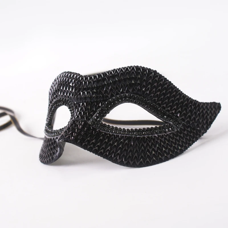 

Mask Adult Plastic Material Handmade Custom Couple Half Face Accessories Suitable for Halloween Party Masquerade Sexy Props 1Pc