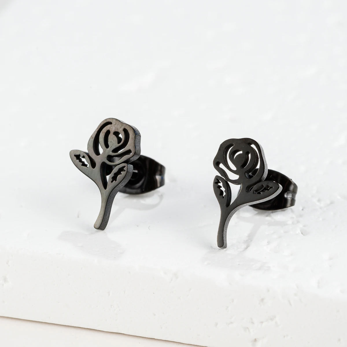 Niedliche Blume, trendiger Damen-Ohrring, 2024, goldene Farbe, Tragus-Piercing, Edelstahl, neu in Ohrringen, Party, Hochzeit, Schmuck, Geschenk – Detail 9
