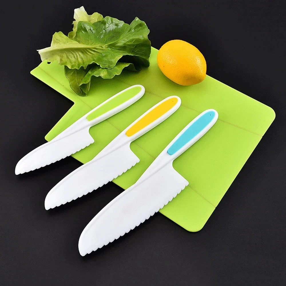 Set of 3 Kitchen Knives for Kids, Non Slip Nylon Kitchen Baking Knife Children Cooking Chef Knives with Safe Serrated Blade for Vegetables, Fruits