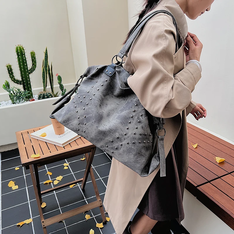 PU Leather Metal Stud Handbag Solid Color Retro Shoulder Bag Large Capacity Stylish Armpit Bag Travel Commute Handbag