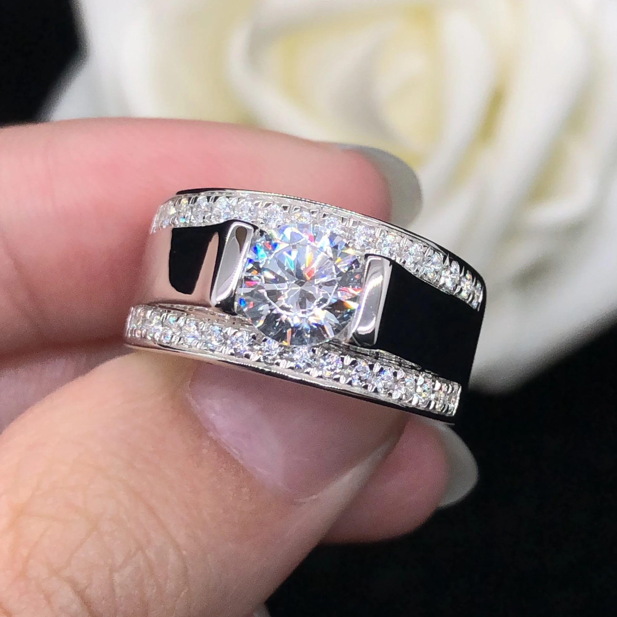 

Exquisite 1-2 Carat 6.5-8.0 mm Test Positive VVS1 D Moissanite Men Ring Solid Platinum 950 Male Ring Anniversary Jewelry 079