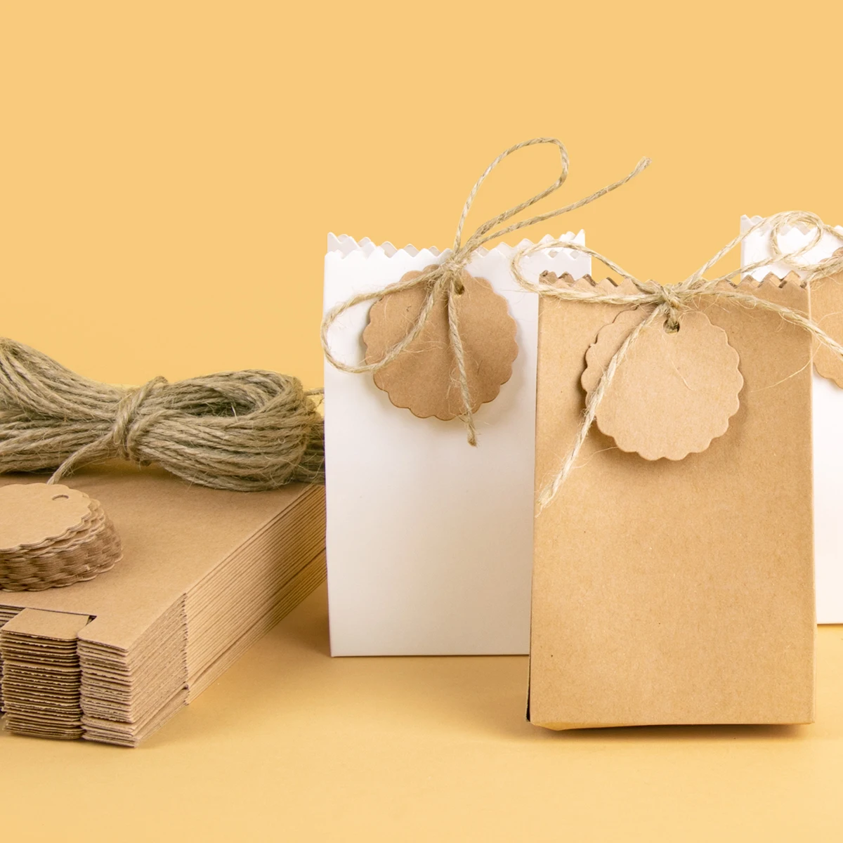 primeTEQ® 50 sacchetti di carta marrone, 9x16x5 cm, 70 g/m2, sacchetti regalo, sacchetti di carta kraft per Pasqua, compleanno, Natale, fai da te, sacchetti di carta per caramelle