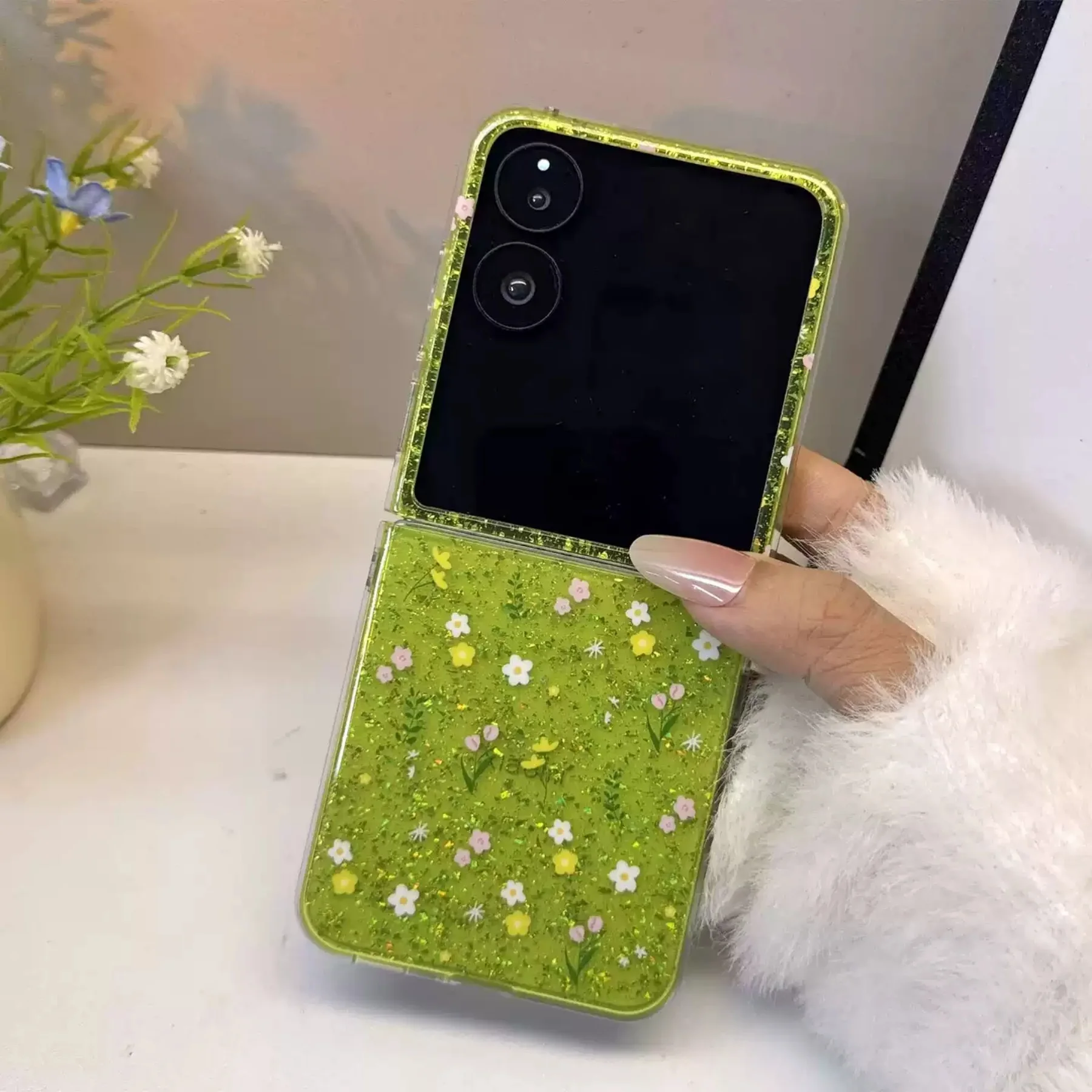 Fresh Floral Pattern Green Case with Star Bead Chain - Stylish Flip Phone Back Cover