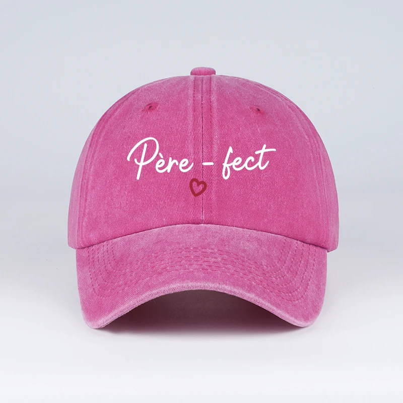 Ретро-кепка з принтом «Père-fect» і ефектом пошкодження – регульована повсякденна кепка для активного відпочинку на природі, ідеальна для риболовлі, походів і трекінгу.