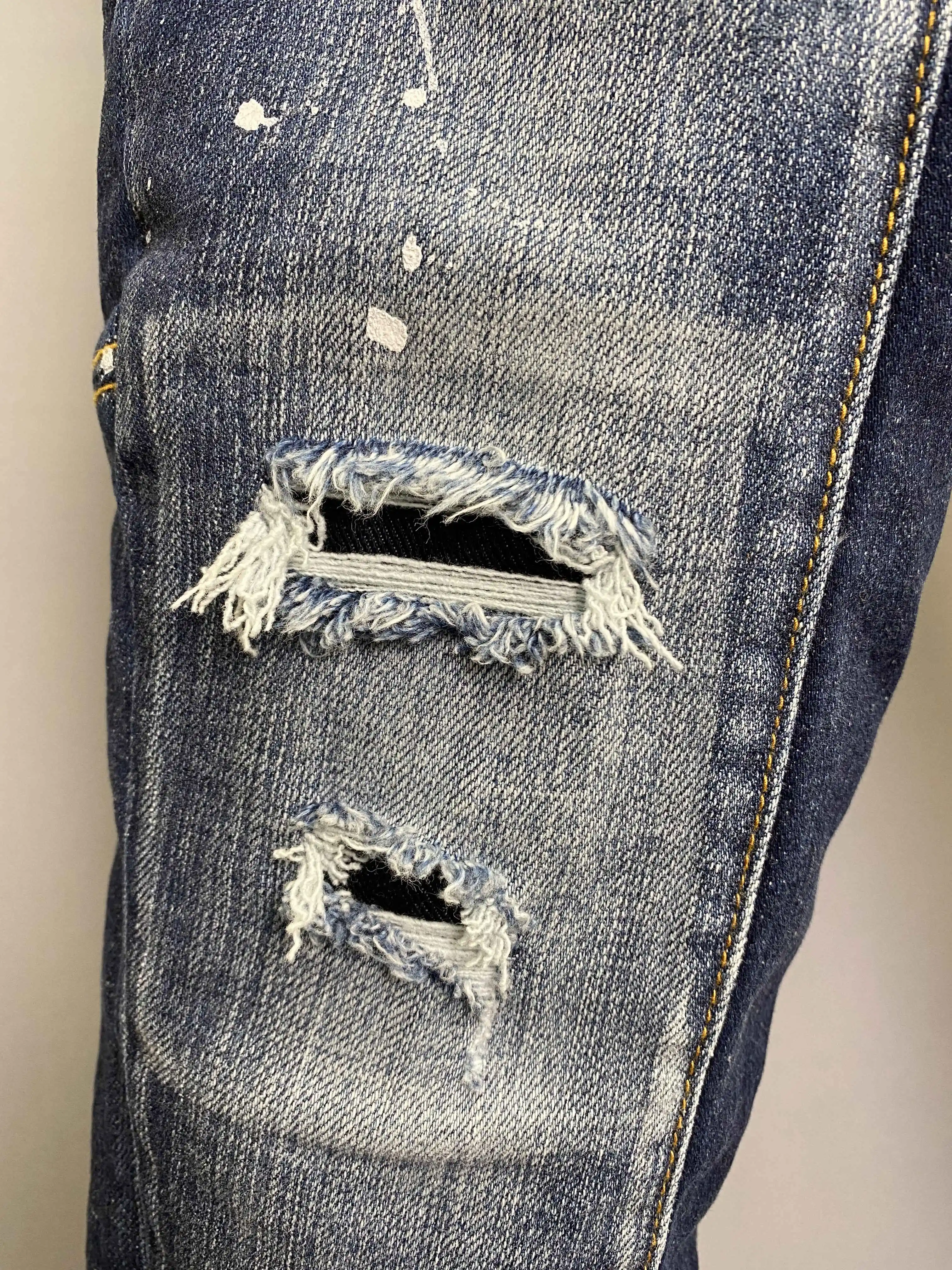 2024 Spring/Summer New D2 Jeans Trendy Men's Washed and Worn Hole Patches Painted Three Dimensional Cutting Small Feet Blue deni