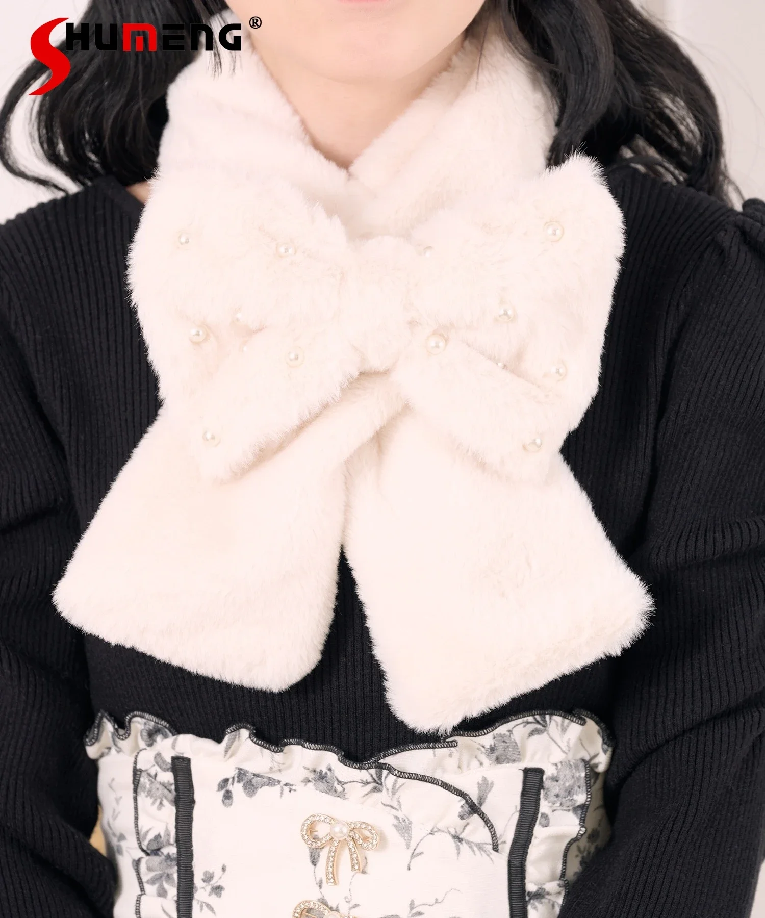 Рисунок 2 - Милый женский шарф с жемчужинами